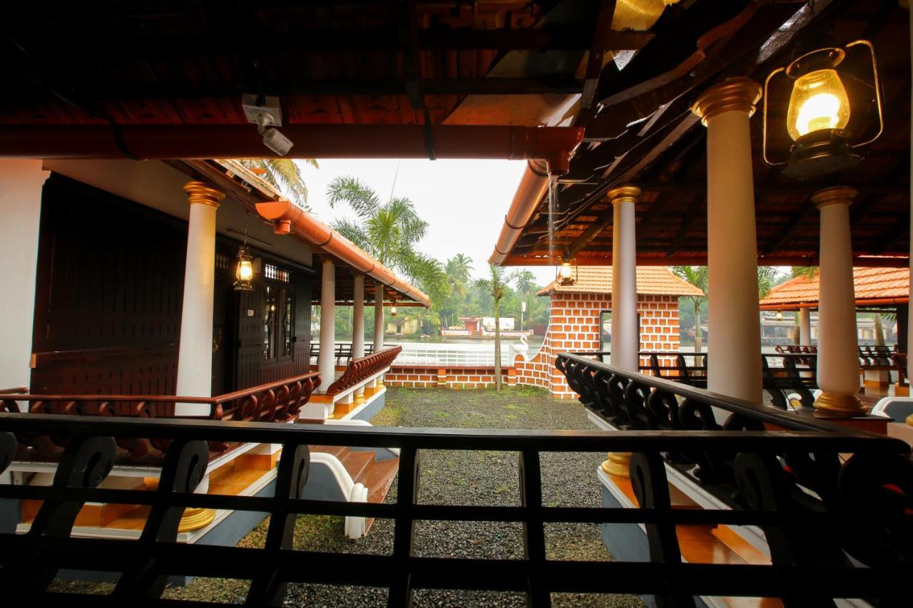 Palmy Lake Resort Alappuzha المظهر الخارجي الصورة